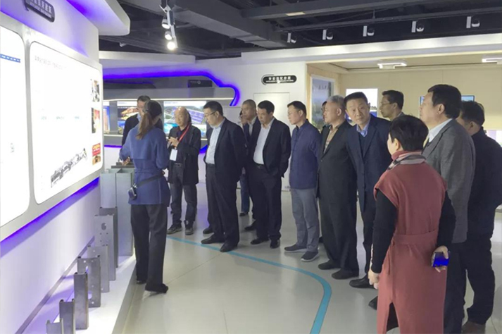 高博会客商考察团莅临华体会网页版登录入口，高度关注集术智能装配体系