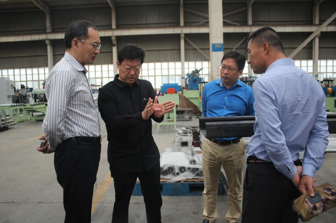 考察华体会网页版登录入口智装生产车间