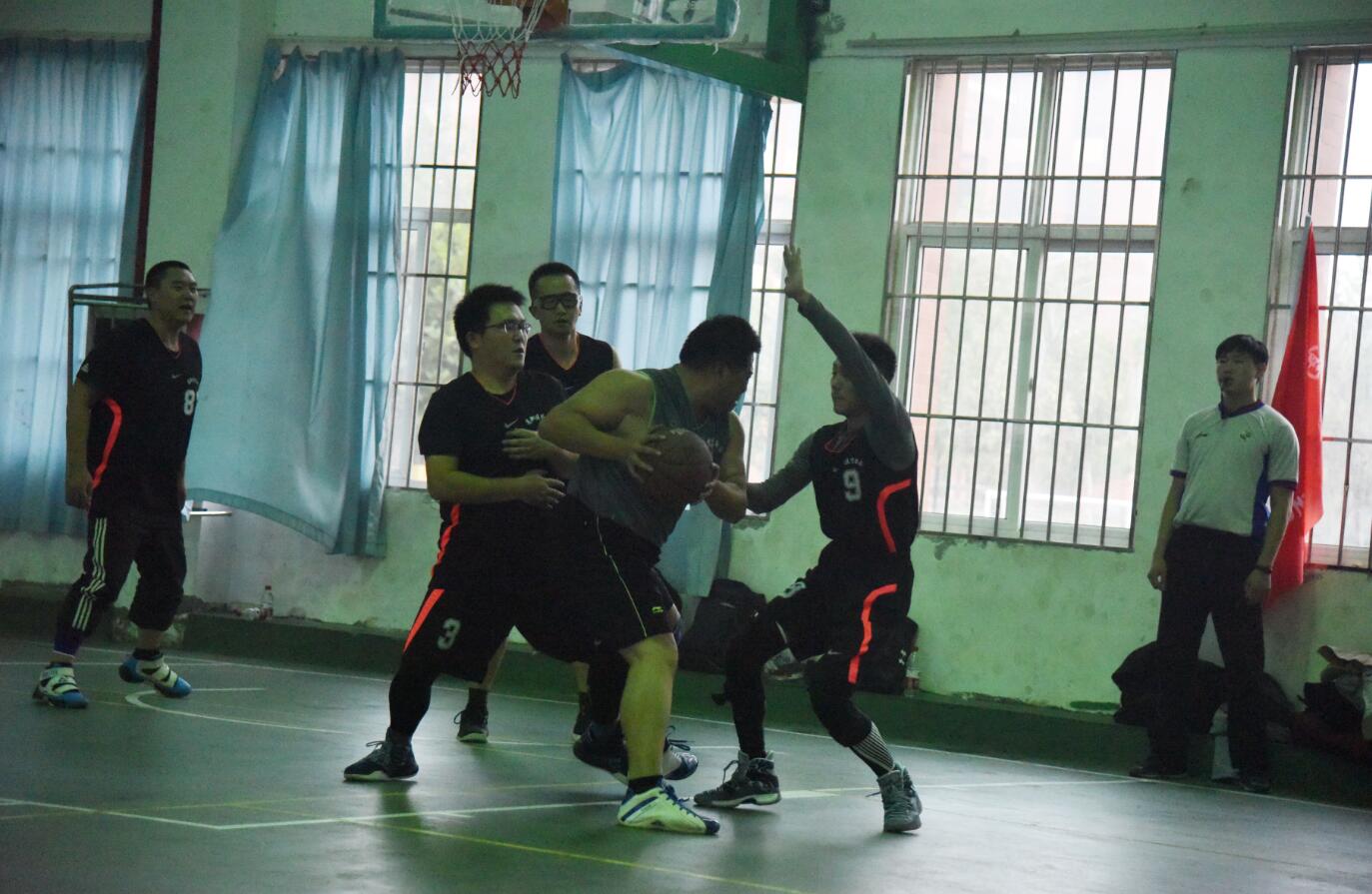 华体会网页版登录入口高新区“节能杯”篮球赛 8